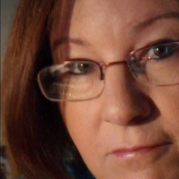 Meet your Posher, Lisa - Picture 1 of 1